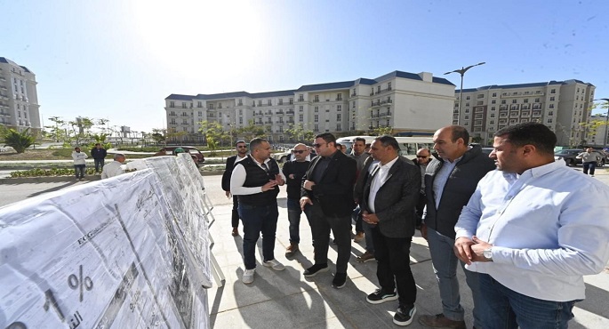 وزير الإسكان يتفقد الأعمال الجارى تنفيذها بـ “مارينا 8” وتطوير الطريق الرئيسى لمدخل “مارينا 5”