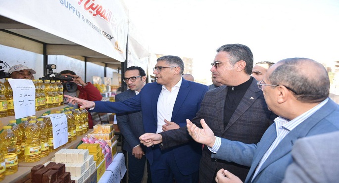وزير التموين ومحافظ الجيزة يفتتحان سوق اليوم الواحد بمنطقة حدائق الأهرام