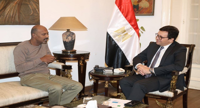 وزير الثقافة يبحث مع الفنان أمير صلاح إطلاق مهرجان “المسرح والموسيقى للجميع” وتقديم حفلات فنية بالمحافظات