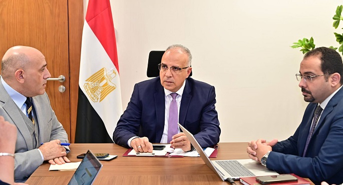 وزير الرى يتابع خطة إعداد وتأهيل قيادات الجيل الثانى لمنظومة المياه 2.0