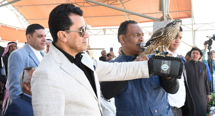 وزير الشباب والرياضة يتفقد معرض منتجات الشباب الحرفية والتراثية بالوادى الجديد