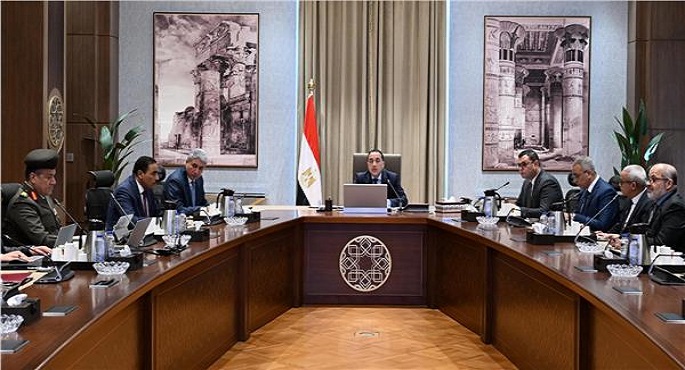رئيس الوزراء يتابع الموقف التنفيذى لمشروعات التطوير والتنمية فى مطروح