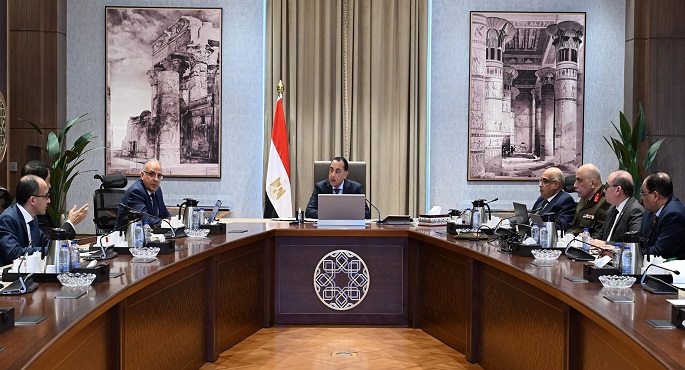 رئيس الوزراء يتابع الموقف التنفيذى لأعمال اللجنة المشتركة المشكلة لتصويب تواجدات طرح النهر