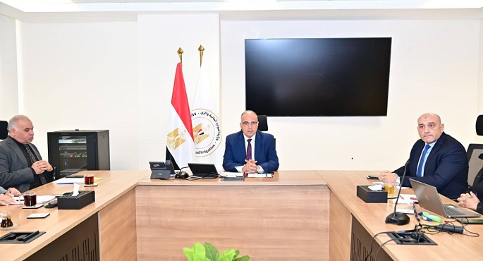 وزير الرى يتابع موقف المشروعات المائية الجارى تنفيذها فى إطار مبادرة حياة كريمة
