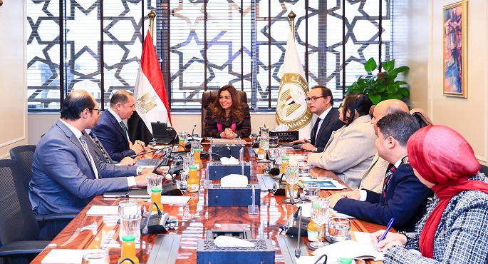 منال عوض توجه بتحقيق التوازن بين صون التنوع البيولوجى وتنفيذ مشروعات طاقة الرياح فى خليج السويس