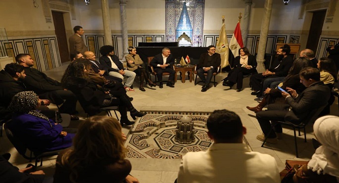 وزير الثقافة يلتقى عددًا من صُنّاع المحتوى الثقافى والتراثى