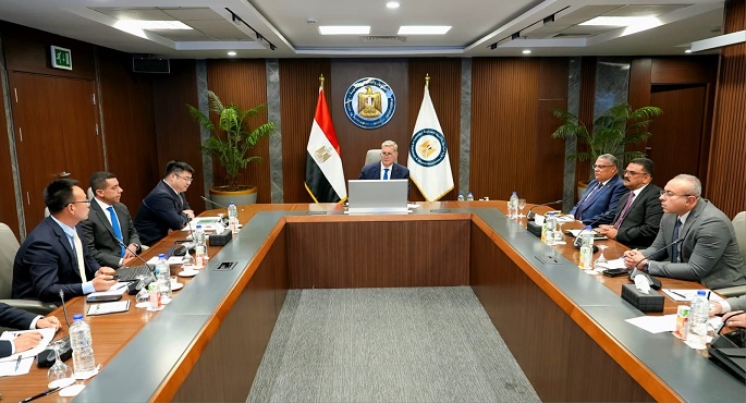 وزير البترول يبحث مع “شينج فا” الصينية آفاق الاستثمار فى التعدين والصناعات المصاحبة