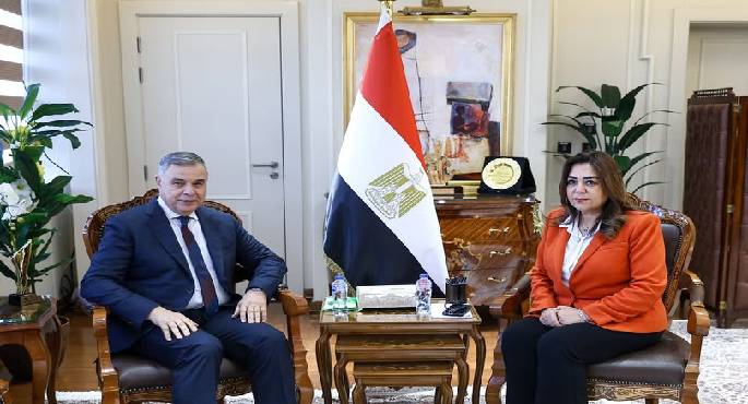 وزيرة التنمية المحلية تبحث مع محافظ الإسكندرية الموقف التنفيذى لمشروعات الخطة الاستثمارية ومنظومة التصالح