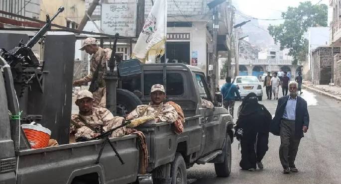 رئيس أركان الجيش اليمنى يدعو إلى توحيد التشكيلات العسكرية تحت مظلة وزارة الدفاع