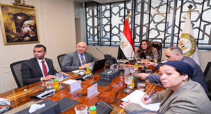 منال عوض تبحث سبل تعزيز الاستثمار داخل المحميات الطبيعية مع صندوق تحيا مصر