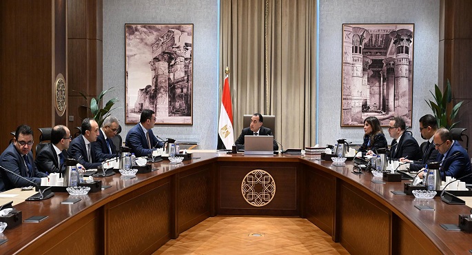رئيس الوزراء يستعرض مع وزير الإسكان الخطة الزمنية لتنفيذ مشروع “علم الروم”