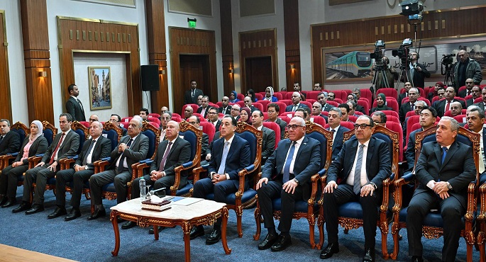 بالفيديو.. رئيس الوزراء من حلوان: مشروعات التطوير فى مصنع سيماف تمثل منظومة متكاملة لتوطين صناعة النقل فى مصر
