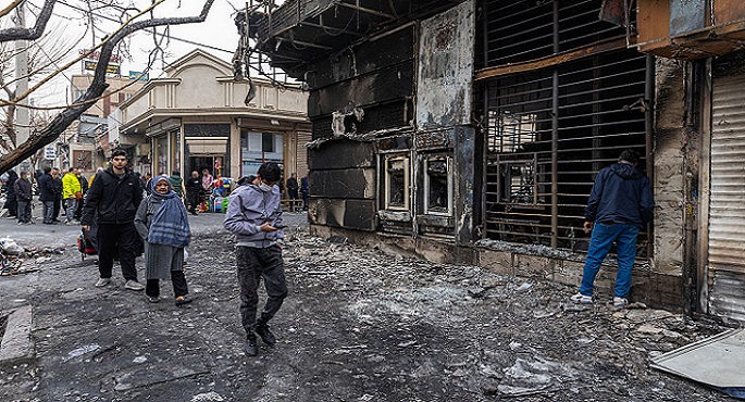 سكان وجماعة حقوقية: الاحتجاجات تتراجع فى إيران