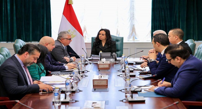 وزيرة التضامن تبحث مع رئيس الهيئة العامة للمنطقة الاقتصادية لقناة السويس تعزيز التعاون