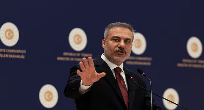 فيدان لنظيره الإيرانى: تركيا تدعو أمريكا وإيران للجلوس إلى طاولة المفاوضات