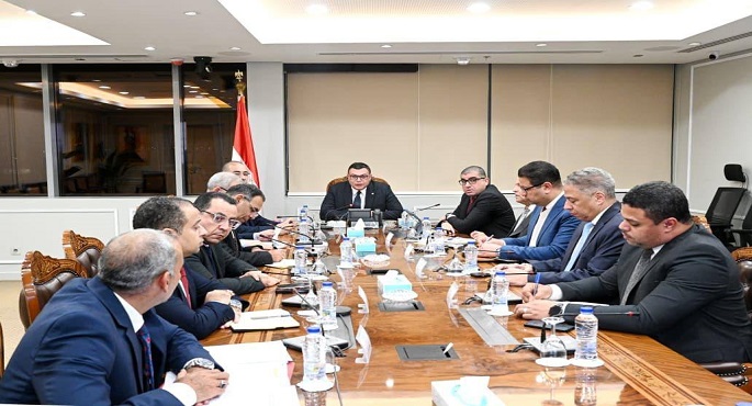 وزير الإسكان يتابع الموقف التنفيذى للمشروعات ومنظومة الصيانة ورفع الكفاءة بمدينة الشروق