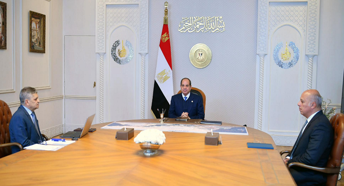 الرئيس السيسى يوجه بمواصلة تنفيذ استراتيجية تطوير قناة السويس ومجراها الملاحى