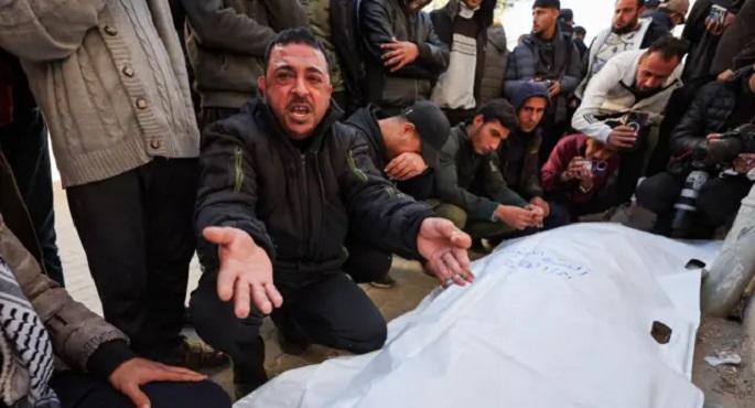 استشهاد 4 فلسطينيين وإصابة آخرين جراء عدوان إسرائيلي على غزة والخليل