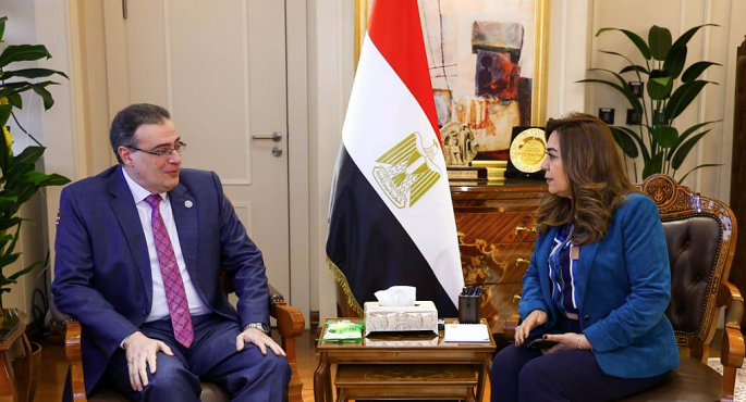 وزيرة التنمية المحلية تبحث مع رئيس الجهاز المركزى للتنظيم والإدارة تحديث الهياكل التنظيمية
