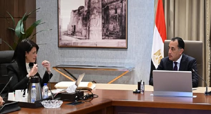 رئيس الوزراء يبحث مع وزيرة التخطيط آليات ترجمة مستهدفات “السردية الوطنية للتنمية الشاملة” إلى برنامج تنفيذى