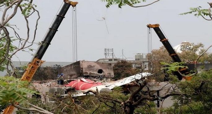 العثور على الصندوق الأسود للطائرة الهندية المنكوبة