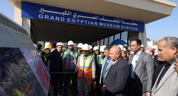 الوزير يجري جولة هامة بالمرحلة الأولى من الخط الرابع للمترو
