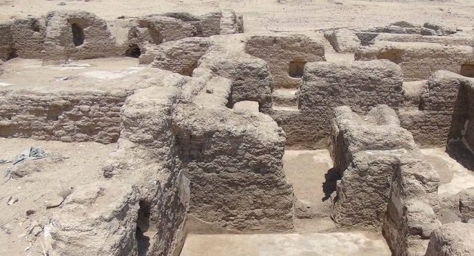 البعثة الأثرية المصرية تكشف عن بقايا مجمع سكنى للرهبان يعود للعصر البيزنطى