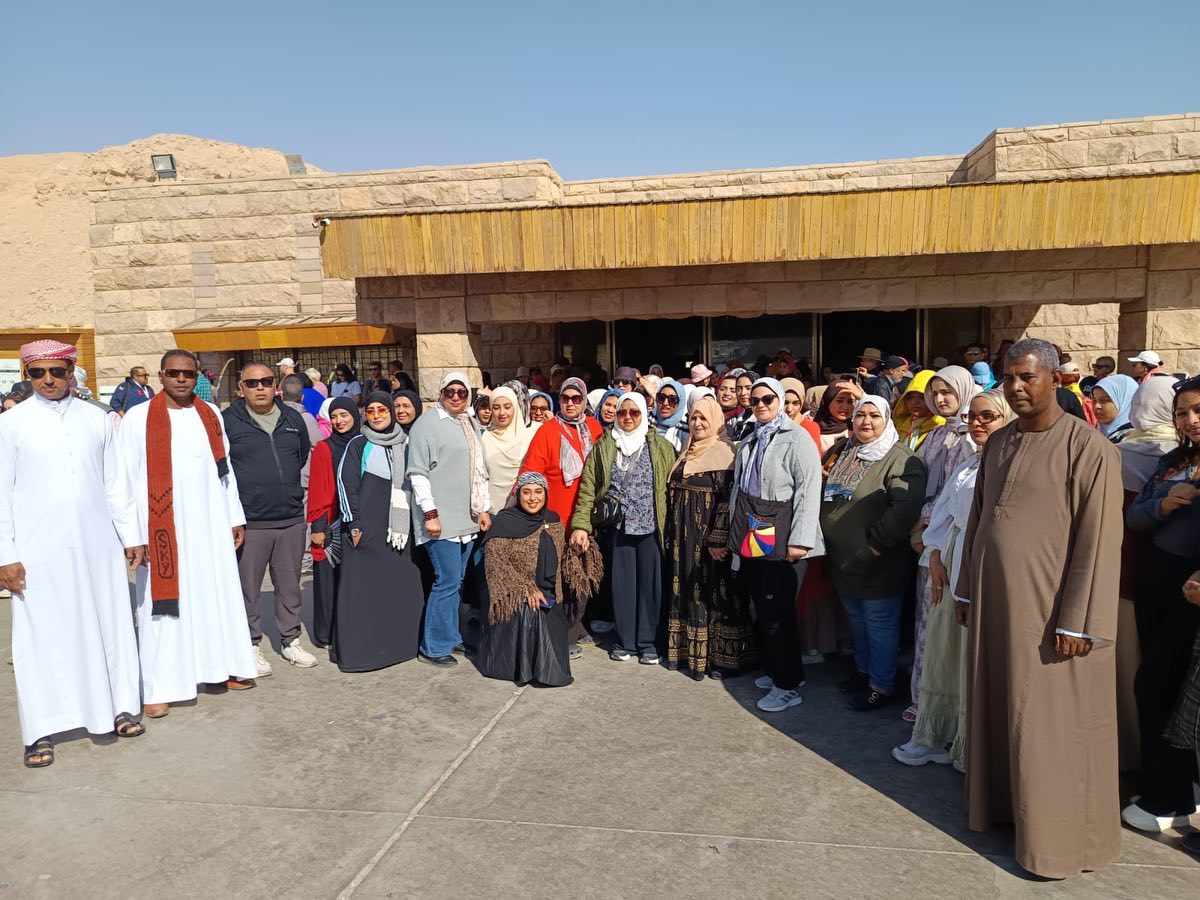 فتيات المحافظات الحدودية فى جولة بمعبد الأقصر ضمن مشروع “أهل مصر”