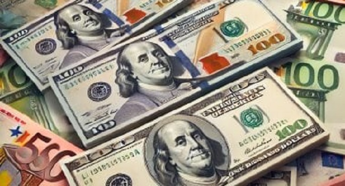 ارتفاع طفيف فى سعر الدولار مقابل الجنيه ببداية تعاملات اليوم الاثنين