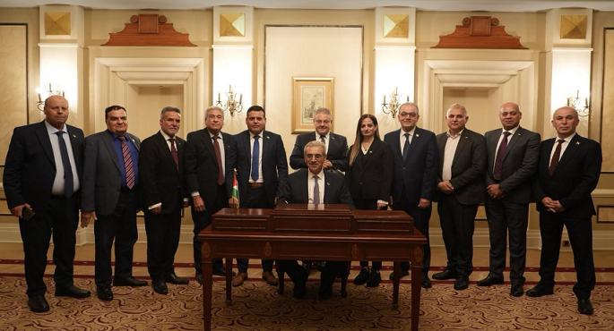 “اللجنة الوطنية لإدارة غزة” تبدأ أعمالها برئاسة المفوض العام الدكتور على شعث