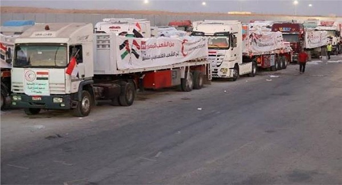 قافلة المساعدات الـ 107 تدخل إلى الفلسطينيين بقطاع غزة