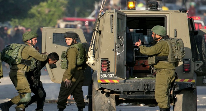 الاحتلال يعتقل 8 فلسطينيين خلال اقتحامات ومداهمات واسعة بالضفة والقدس