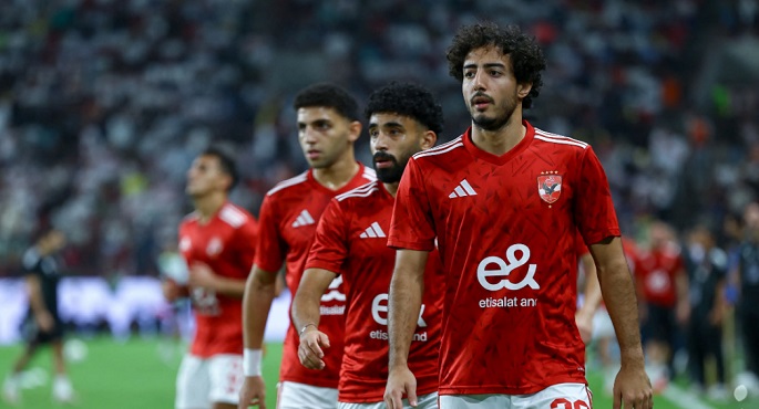 الأهلى يواجه طلائع الجيش لمطاردة صدارة الدورى الليلة