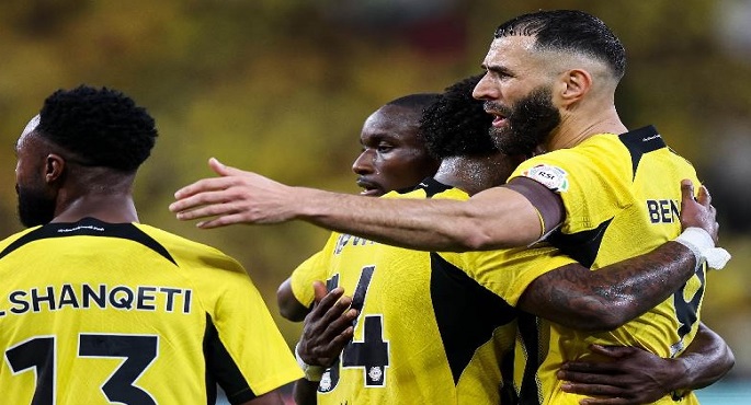 اتحاد جدة ضيفًا ثقيلًا على ضمك بالدورى السعودى الليلة