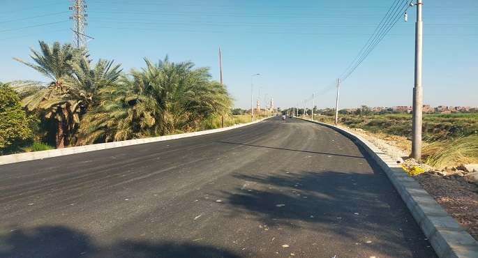منال عوض: مرور ميدانى للجنة من “الإدارة الاستراتيجية” لمتابعة تنفيذ مشروعات الطرق الحيوية بأسوان