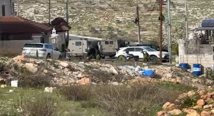 الاحتلال يغلق طرقا ويشدد الحواجز بعد حادث إطلاق نار شمال نابلس