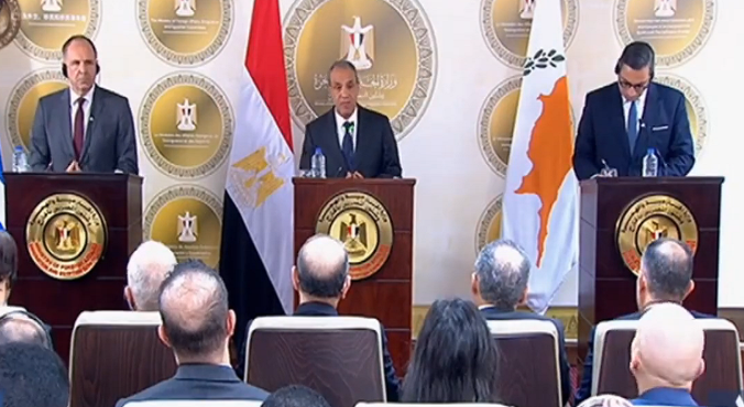 وزير الخارجية يؤكد أهمية ومحورية التعاون الثلاثى مع اليونان وقبرص