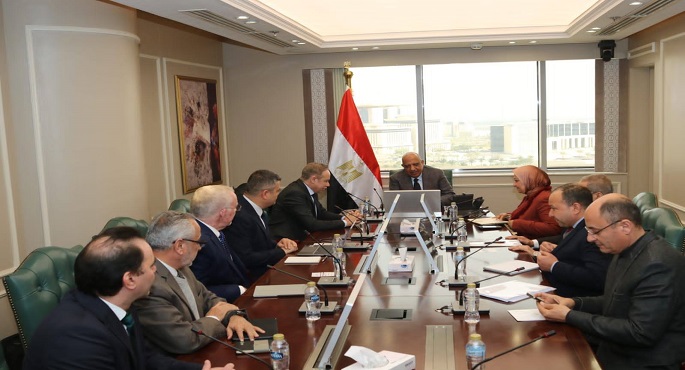 وزير الكهرباء يبحث مع “أكوا باور” السعودية تعزيز التعاون فى الطاقة المتجددة