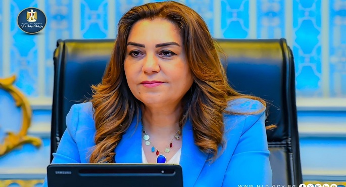 وزيرة التنمية المحلية تعلن توقيع عقود بين الهيئة المصرية العامة للمساحة ومراكز شبكات المرافق في 10 محافظات