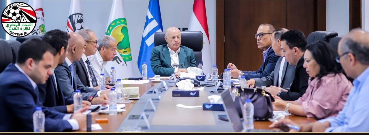 مجلس إدارة اتحاد كرة القدم يعتمد الخطة الاستراتيجية