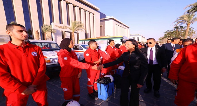 وزيرة التضامن تشهد اصطفاف فرق التدخل السريع والهلال الأحمر لتعزيز سرعة الاستجابة لحالات الأطفال والكبار بلا مأوى