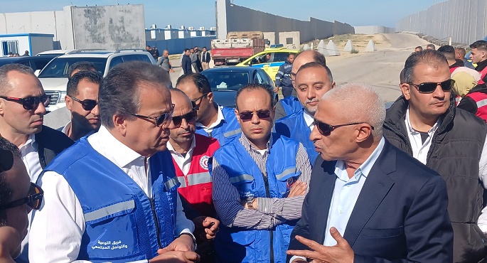 وزير الصحة يلتقى بمحافظ شمال سيناء ويتفقد ميناء رفح البرى