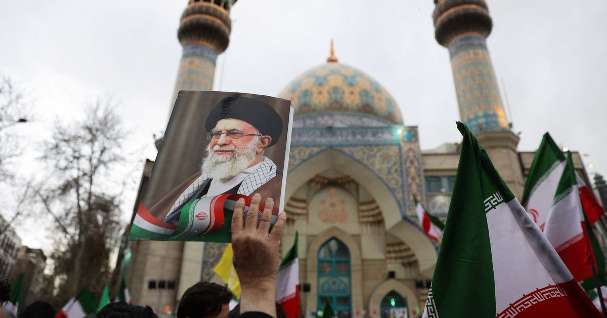إسرائيل تستهدف مجلس الخبراء المكلّف باختيار المرشد الإيرانى فى قم