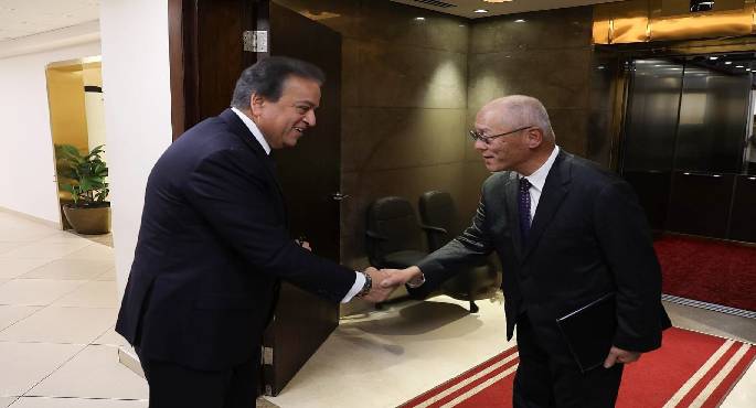 وزير الصحة يستقبل سفير اليابان لبحث تعزيز التعاون الصحى وإنشاء مستشفى مصرى يابانى بالعاصمة الجديدة