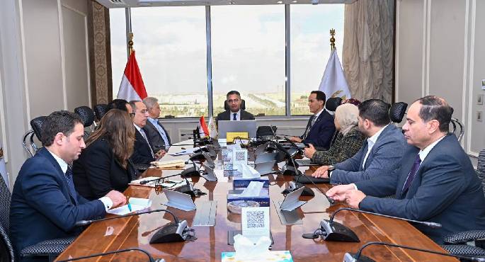 وزير التموين ومؤسسة “حياة كريمة” يبحثان سبل تعزيز العمل المشترك
