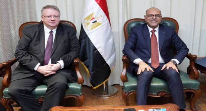 وزير العمل يبحث مع منظمة العمل الدولية تعزيز التعاون ودعم التشريعات والاستراتيجيات الوطنية