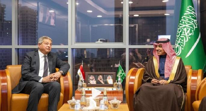 رئيس الأعلى للإعلام يبحث مع وزير الإعلام السعودى سبل التعاون