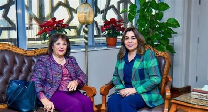 “البيئة” تبحث حلولًا جذرية لتنظيم أنشطة جمع وفرز وتجهيز المخلفات بالمنظقة حفاظًا على سلامة المواطنين