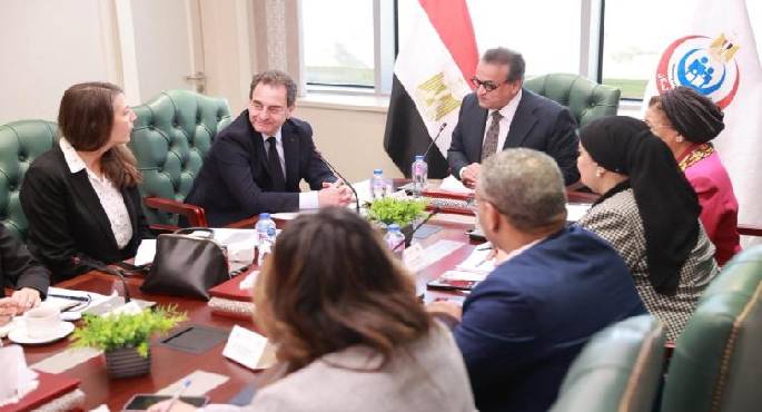 نائب رئيس الوزراء وزير الصحة يستقبل السفير الفرنسى لبحث تعزيز التعاون الصحى