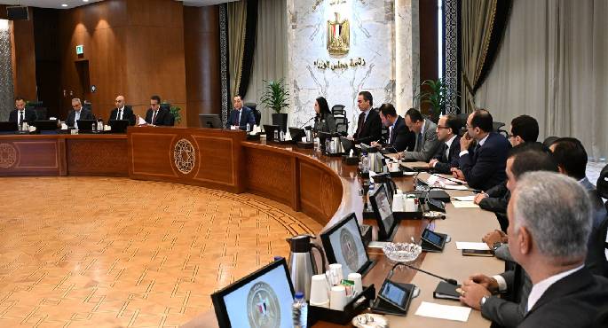 رئيس الوزراء يناقش إجراءات حماية الأطفال والنشء من المحتوى الضار على وسائل التواصل الاجتماعى تنفيذاً للتوجيهات الرئاسية